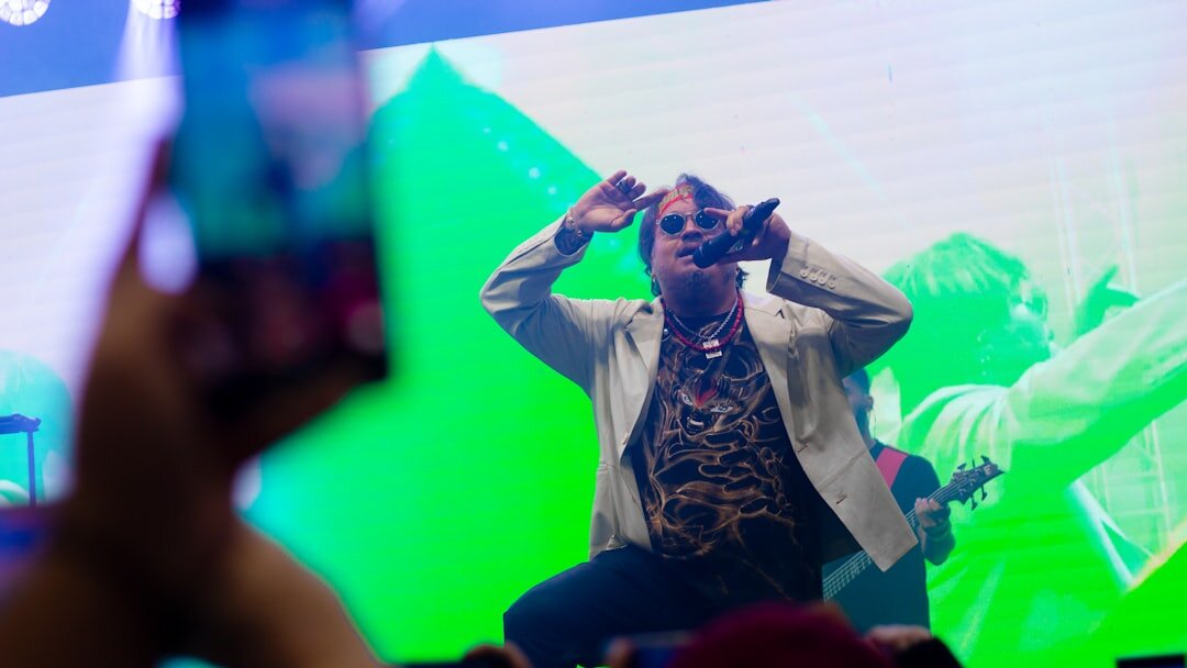 influencer posing at event